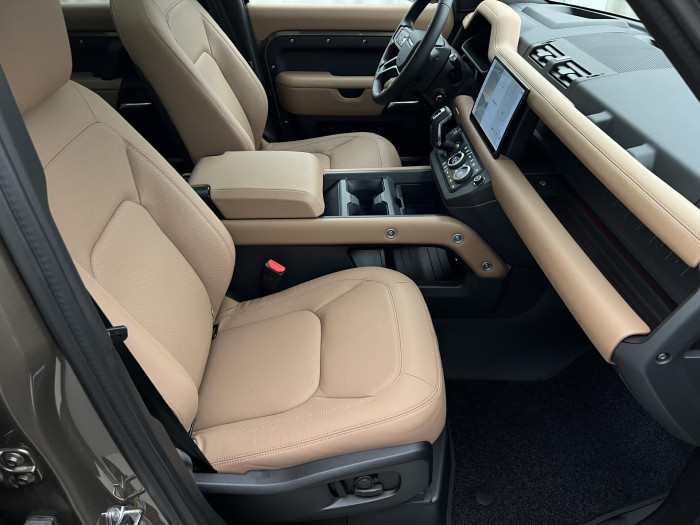 Land Rover Defender 110 D300 X-DYNAMIC HSE AWD Aut 3.0 d Dynamic