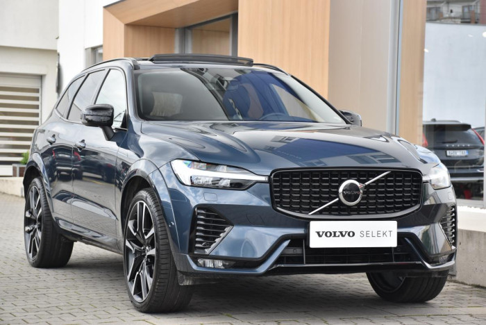 Volvo XC60 B5 AWD ULTIMATE REZERVACE