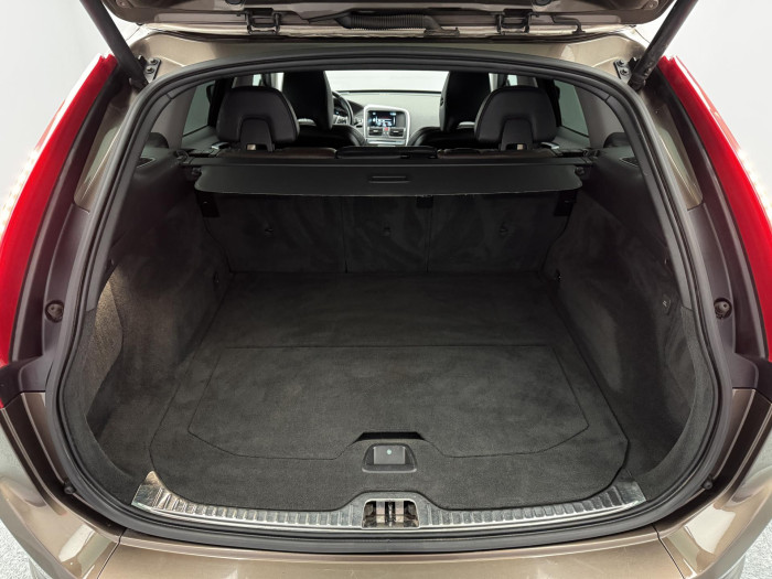 Volvo XC60 D5 AWD SUMMUM 2.4 d Summum