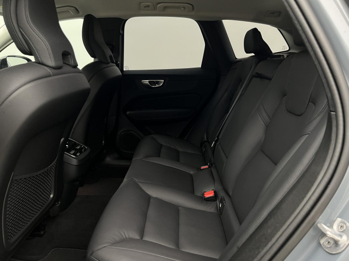 Volvo XC60 B4 AWD PLUS DARK AUT 1.maj.