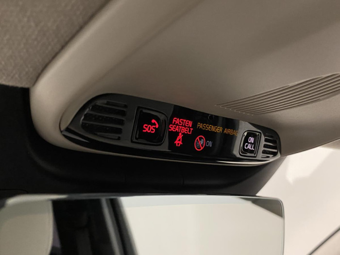 Volvo XC40 T4 MOMENTUM AUT REZERVACE 2.0 Momentum