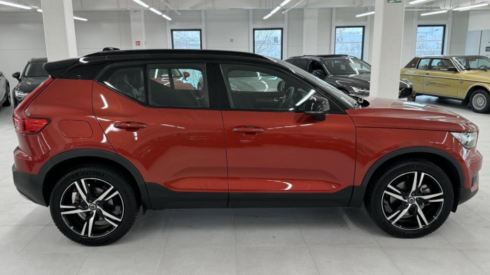 Volvo XC40 T4 R-DESIGN AUT REZERVACE