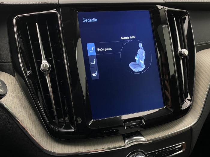 Volvo XC60 T6 AWD INSCRIPTION AUT CZ