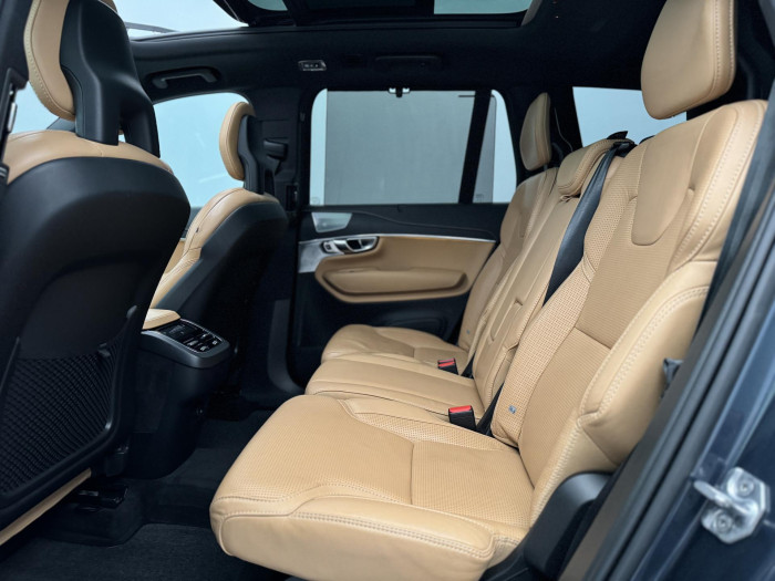 Volvo XC90 B5 AWD INSCRIPTION CZ 1.maj 7M