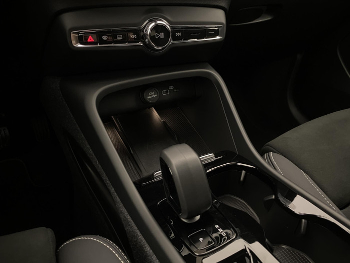 Volvo XC40 B4 ULTIMATE DARK AUT CZ