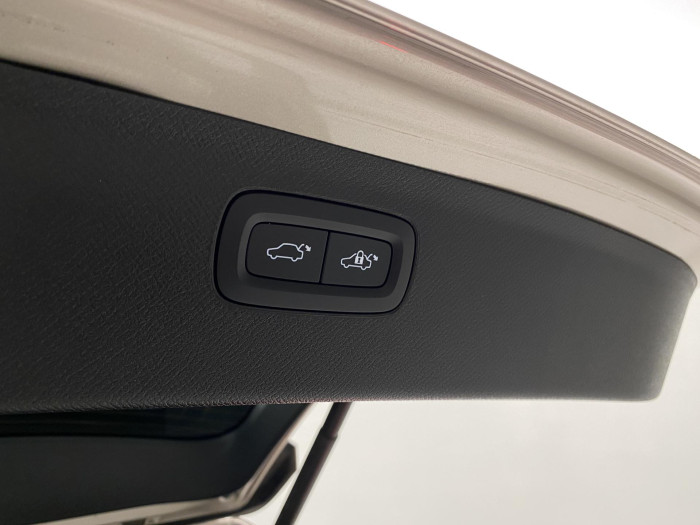 Volvo XC90 B5 AWD DARK PLUS AUT CZ