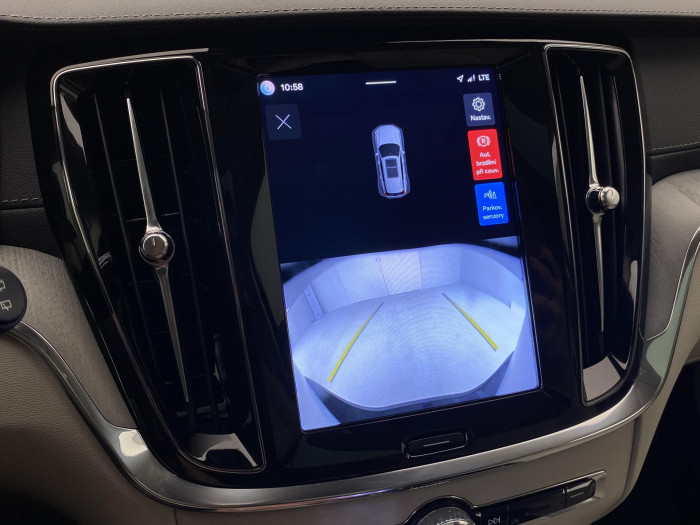 Volvo V60 T8 AWD PLUG-IN BRIGHT ULTRA CZ