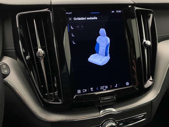 Volvo XC60 B5 AWD R-DESIGN AUT