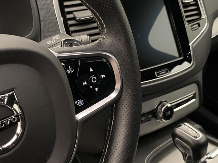 Volvo XC90 T6 AWD R-DESIGN AUT REZERVACE