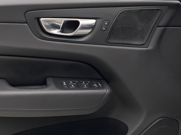 Volvo XC60 B4 MOMENTUM AUT CZ 2.0 Momentum