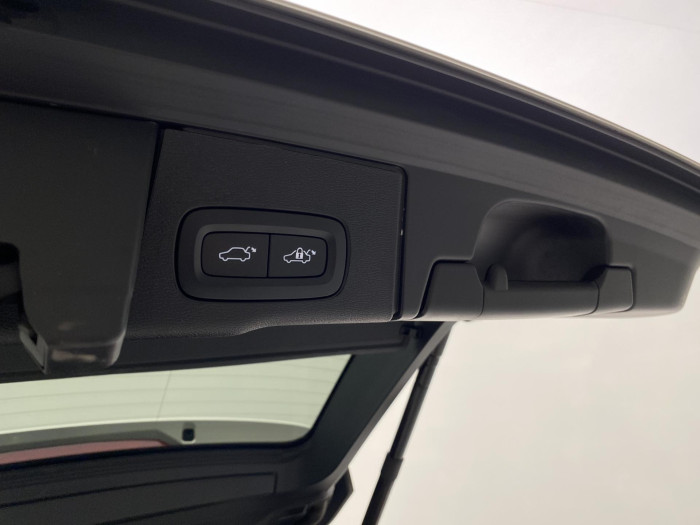 Volvo XC60 B5 AWD INSCRIPTION AUT CZ