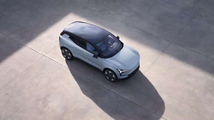Volvo EX30 PURE ELECTRIC TWIN AWD ULTRA
