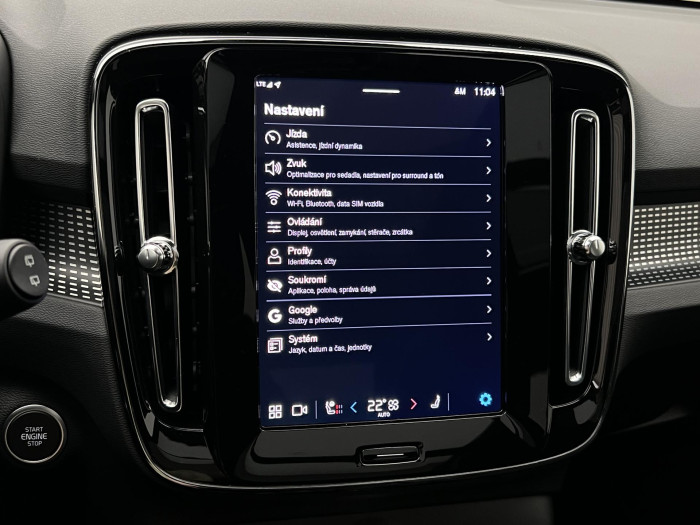 Volvo XC40 B3 ULTRA DARK AUT CZ 1.maj.