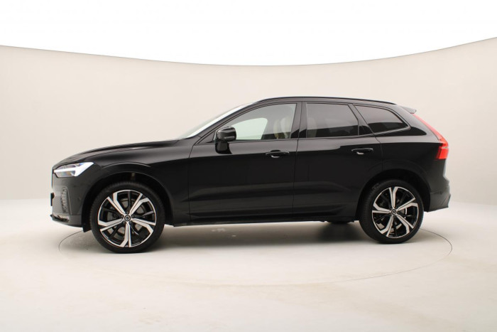 Volvo XC60 B4 AWD ULTIMATE AUT REZERVACE