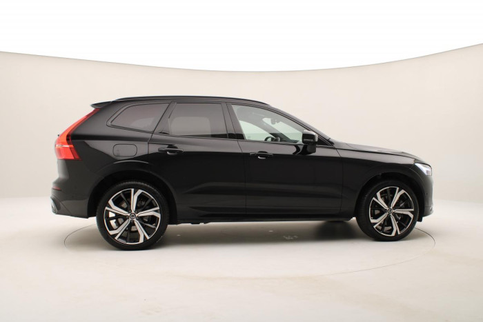 Volvo XC60 B4 AWD ULTIMATE AUT REZERVACE