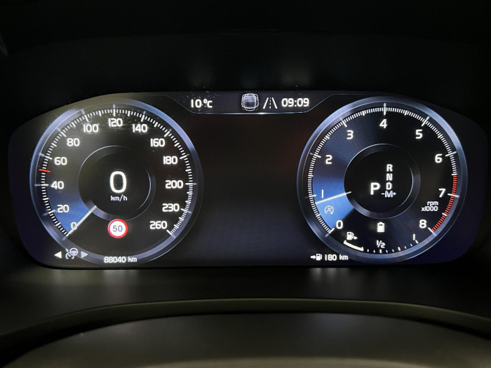 Volvo V60 B3 R-DESIGN AUT 1.maj.