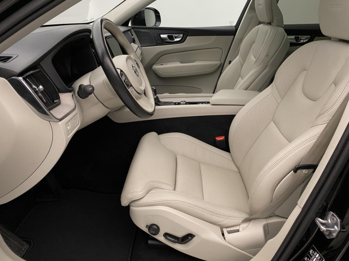 Volvo XC60 T6 AWD INSCRIPTION CZ AUT