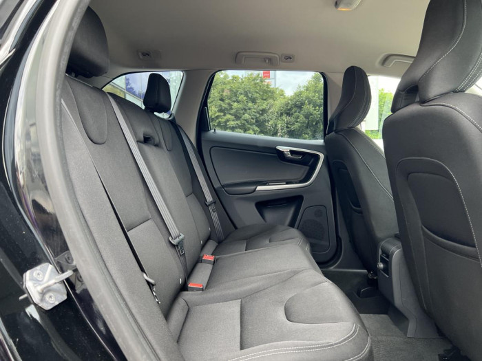 Volvo XC60 D4 AWD NAVIGACE Aut CZ 2.4 d
