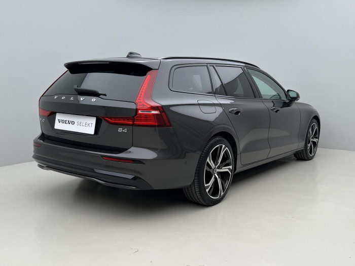 Volvo V60 B4 PLUS DARK AUT 1.maj.
