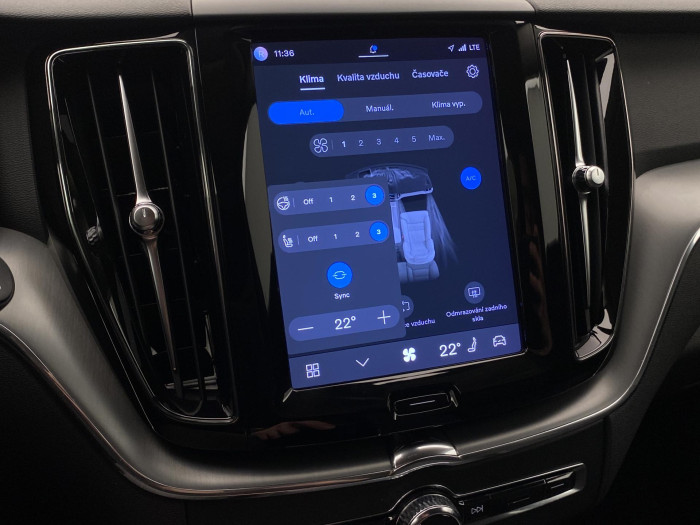 Volvo XC60 B4 AWD CORE AUT CZ