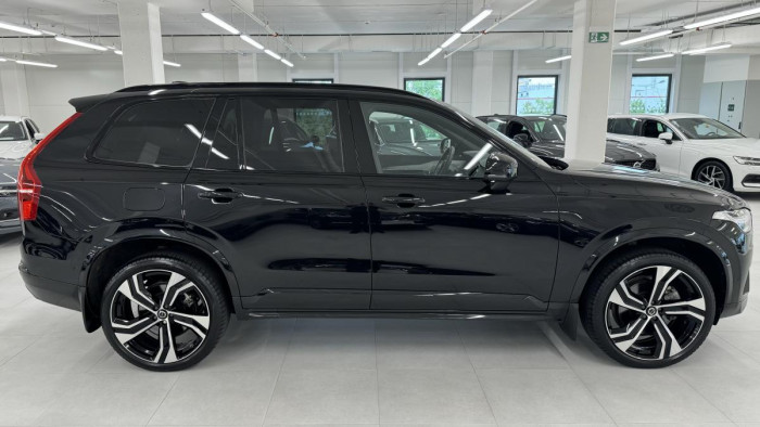 Volvo XC90 B5 AWD ULTIMATE REZERVACE