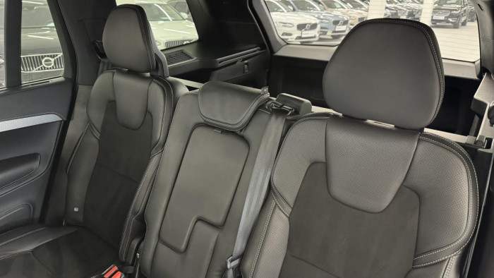 Volvo XC90 B5 AWD R-DESIGN AUT REZERVACE