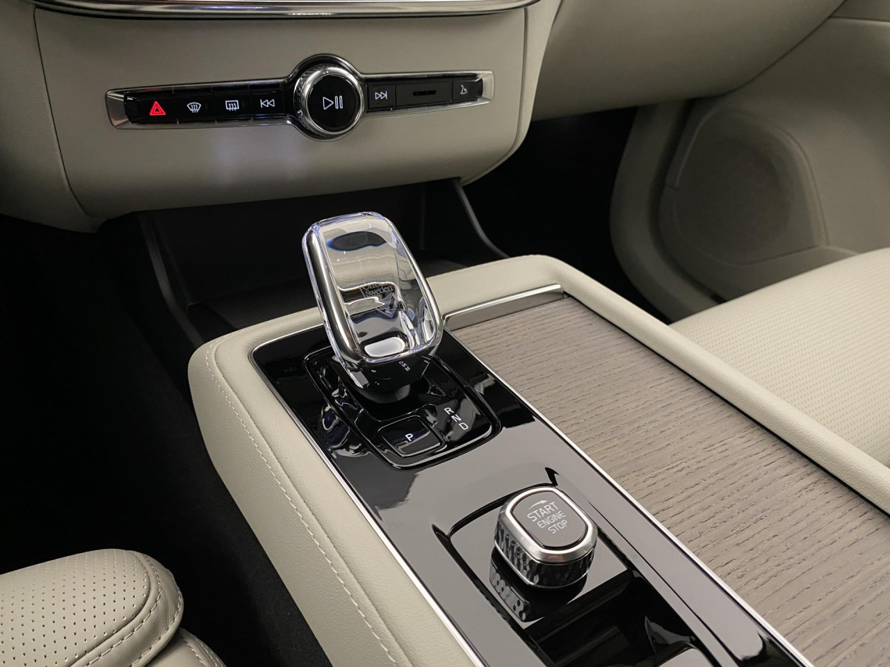 Volvo XC90 T8 AWD RECHARGE BRIGHT PLUS 7m