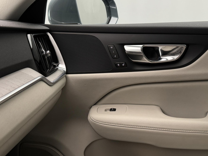 Volvo V60 B4 BRIGHT PLUS AUT CZ 1.maj