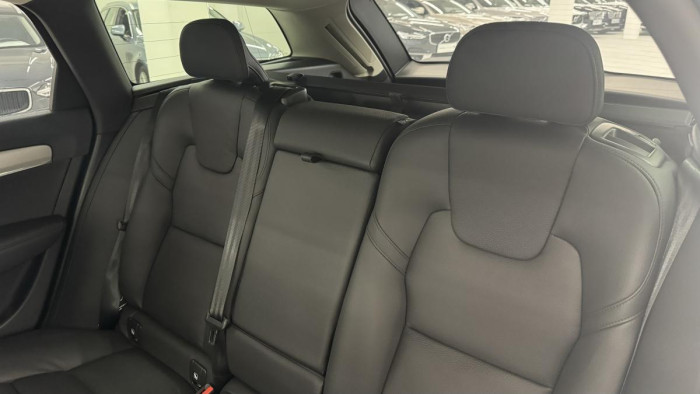 Volvo V90 CROSS COUNTRY B4 AWD REZERVACE