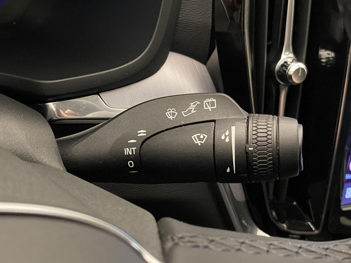 Volvo V60 T6 AWD RECHARGE CORE AUT CZ