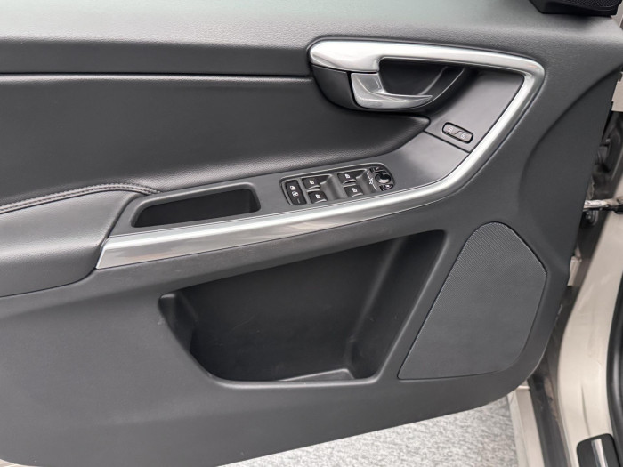 Volvo XC60 D4 SUMMUM AUT CZ 2.4 d Summum