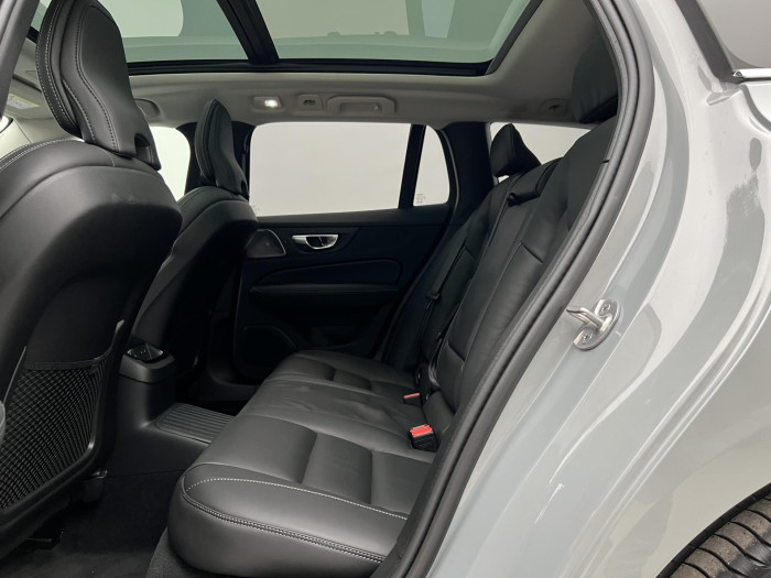 Volvo V60 T6 AWD RECHARGE ULTRA BRIGHT