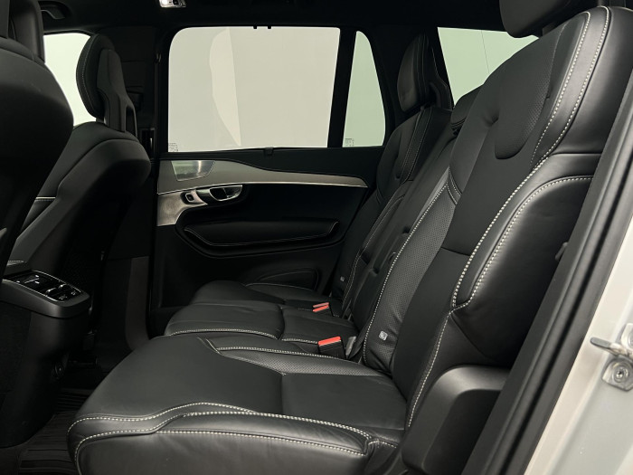 Volvo XC90 B5 AWD R-DESIGN 7MÍSTNÁ AUT