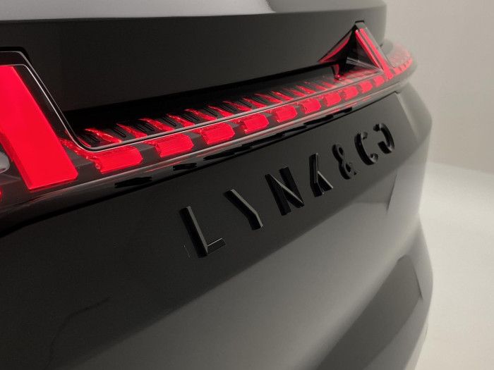 Lynk & Co 08 MORE PHEV