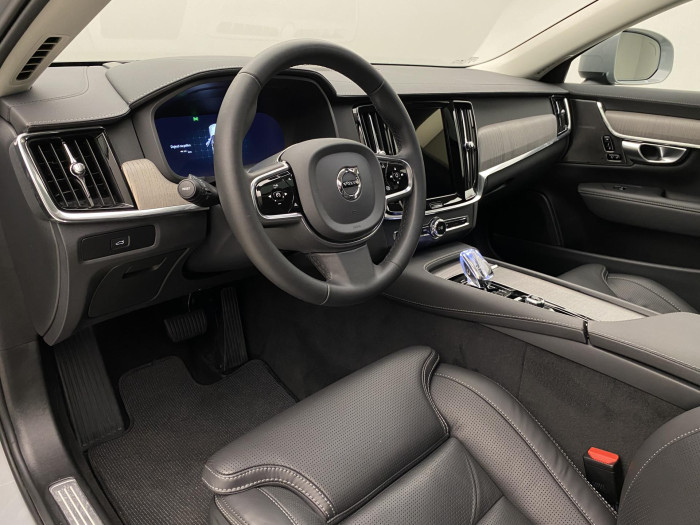 Volvo V90 CC B4 AWD ULTIMATE AUT CZ 2.0 CC CC