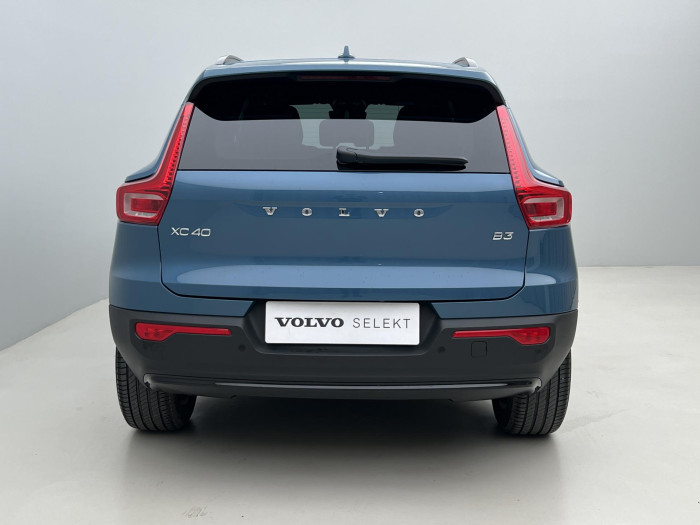 Volvo XC40 B3 PLUS DARK AUT CZ 1.maj.
