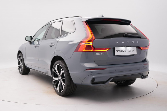 Volvo XC60 B4 AWD PLUS DARK AUT REZERVACE