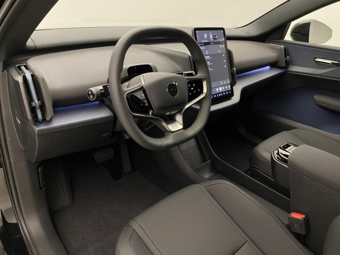 Volvo EX30 PURE ELECTRIC RECHAR. PLUS RWD