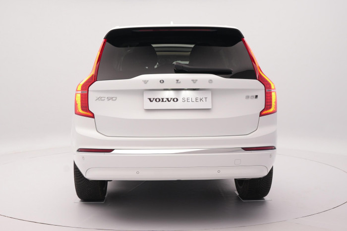Volvo XC90 B5 AWD PLUS BRIGHT REZERVACE