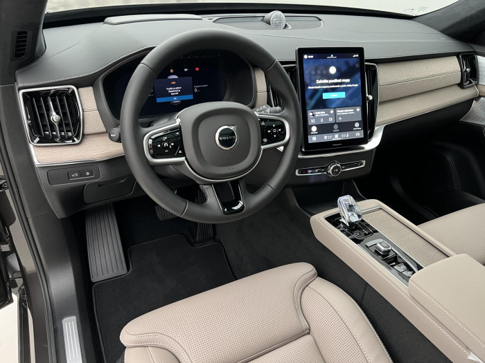 Volvo XC90 T8 AWD RECHARGE DARK ULTRA AUT