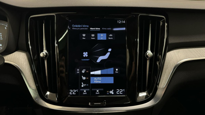 Volvo V60 B4 INSCRIPTION AUT REZERVACE