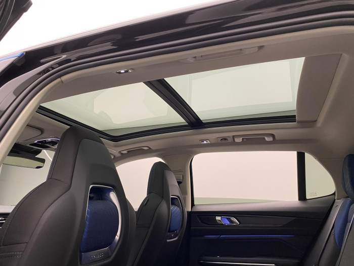 Lynk & Co 01 PHEV DCT AUT REZERVACE