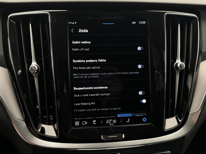 Volvo V60 CC B5 AWD PLUS AUT 1.maj