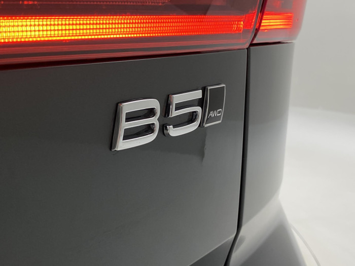 Volvo XC60 B5 AWD AUT DARK PLUS