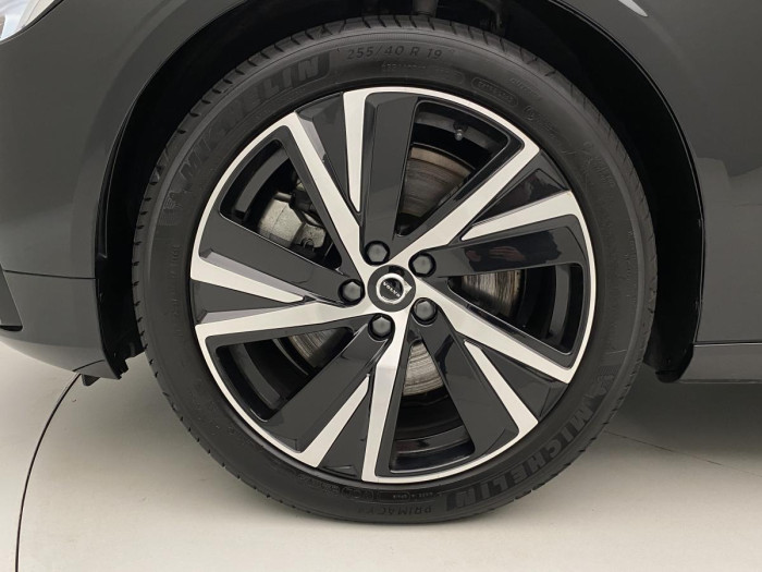 Volvo V90 B4 PLUS DARK AUT REZERVACE 2.0 Plus