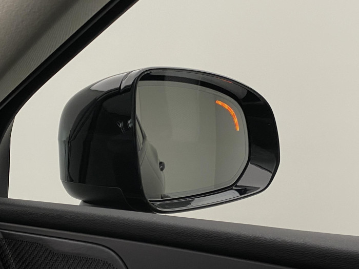 Volvo XC60 B4 AWD R-DESIGN REZERVACE