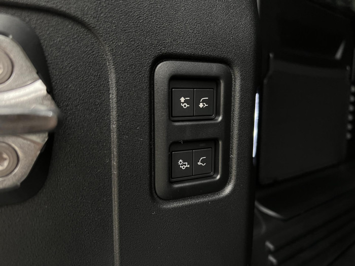 Land Rover Defender 110 D250 X-DYNAMIC SE AWD Aut 3.0 d Dynamic SE