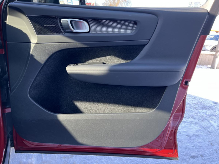 Volvo XC40 T5 R-DESIGN RECHARGE Aut 1.maj