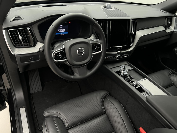 Volvo XC60 B5 AWD BLACK EDITION AUT 1.maj 2.0 Edition