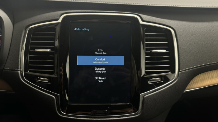 Volvo XC90 B5 AWD INSCRIPTION REZERVACE